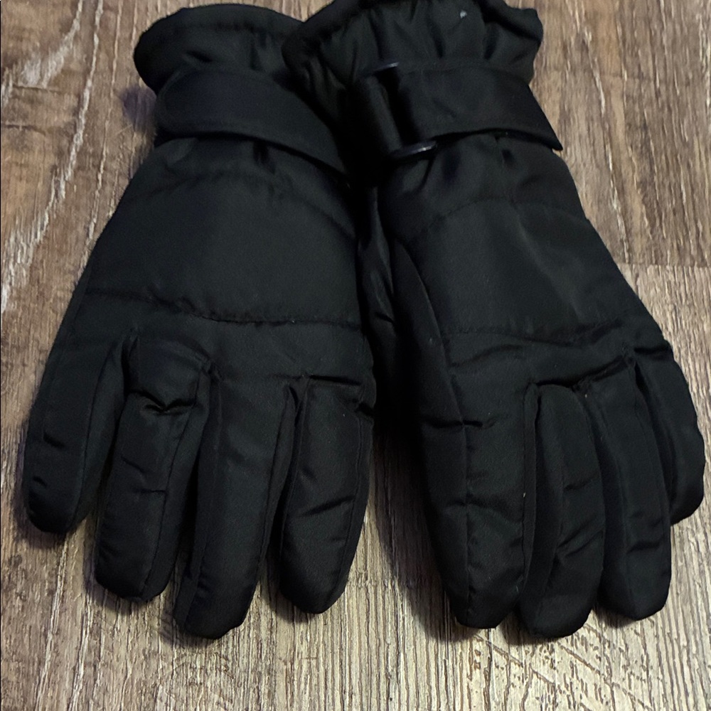 3M Thinsulate Kids Mittens - Black and Pink - Picture 4 of 5